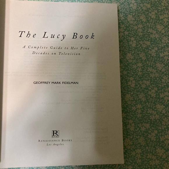 💙 The Lucy Book - Picture 4 of 7